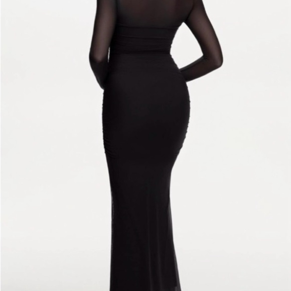 ReoRia Black Long-Sleeve Square-Neck Bodycon Gown - Picture 3 of 10
